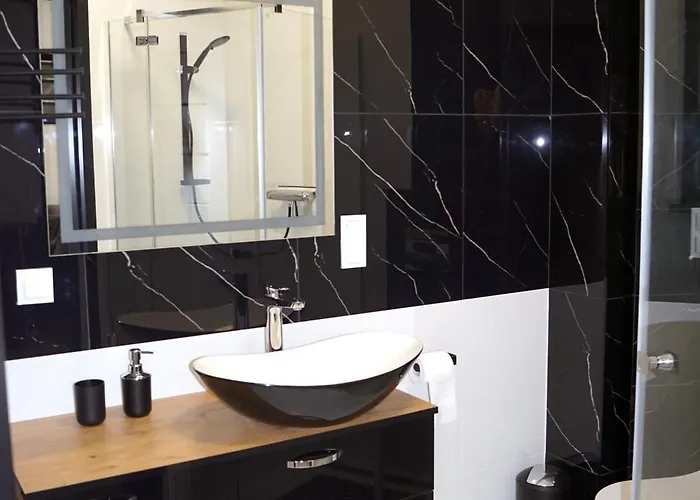 White & Black Apartmán